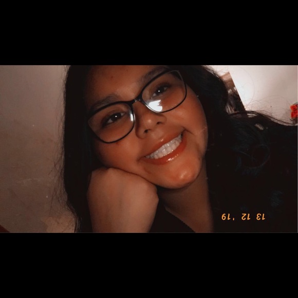 Meet your Posher, Lorena - Picture 1 of 1